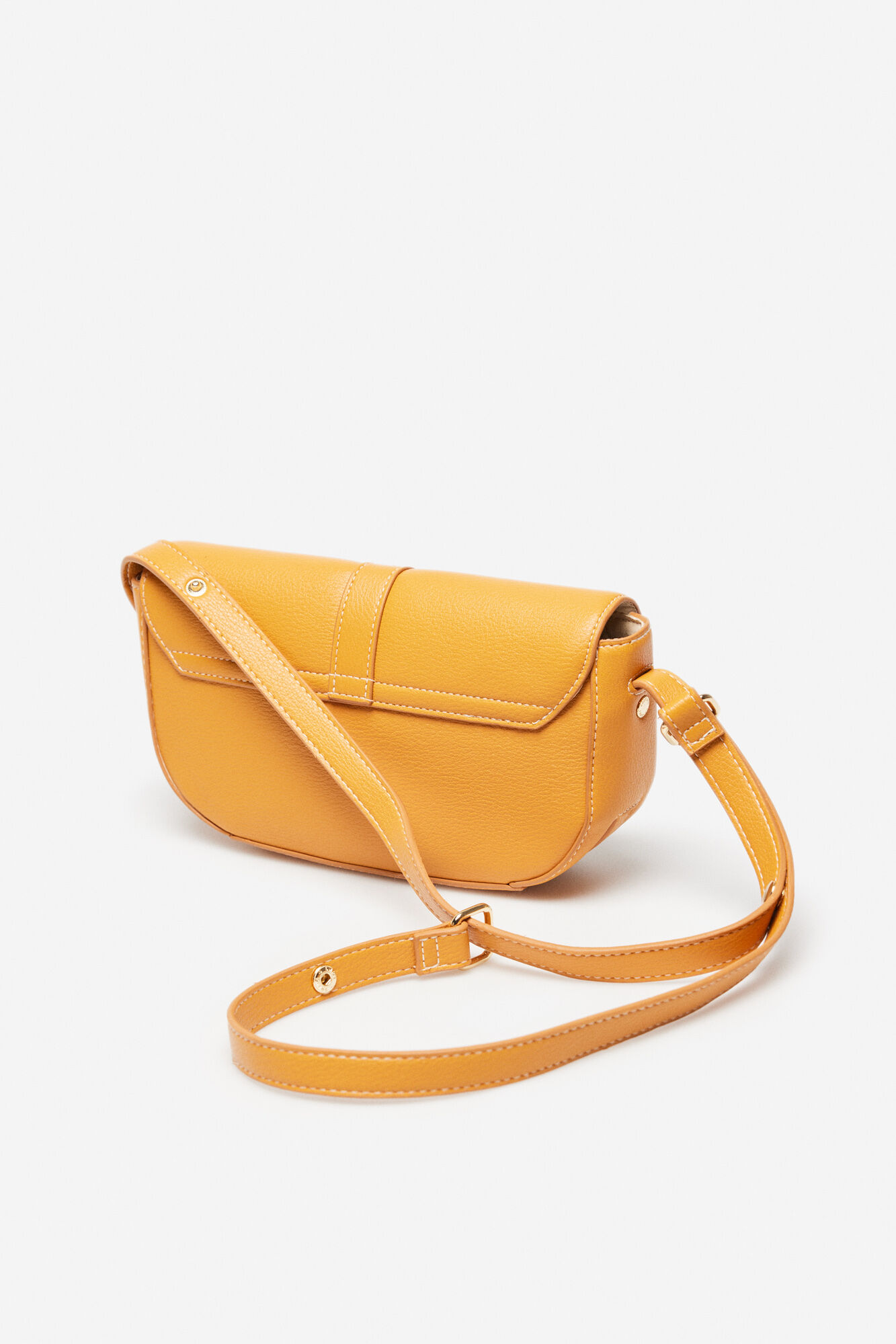 Bolsa Baguette com aba - Dourada