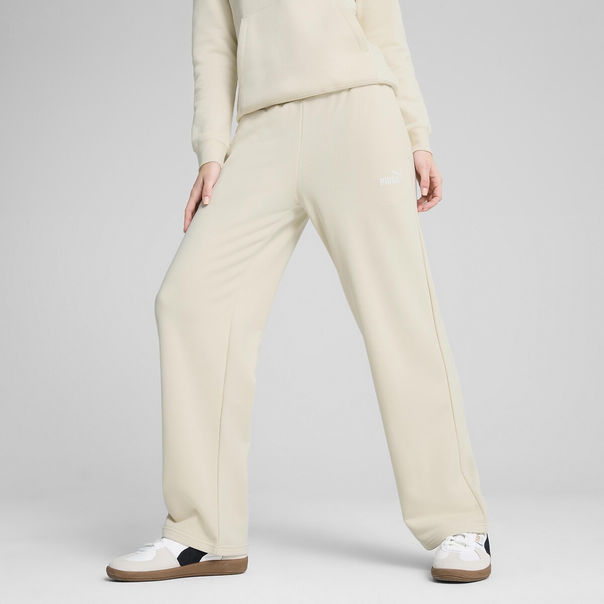 Calça esportiva PUMA ESSENTIAL com logo pequeno