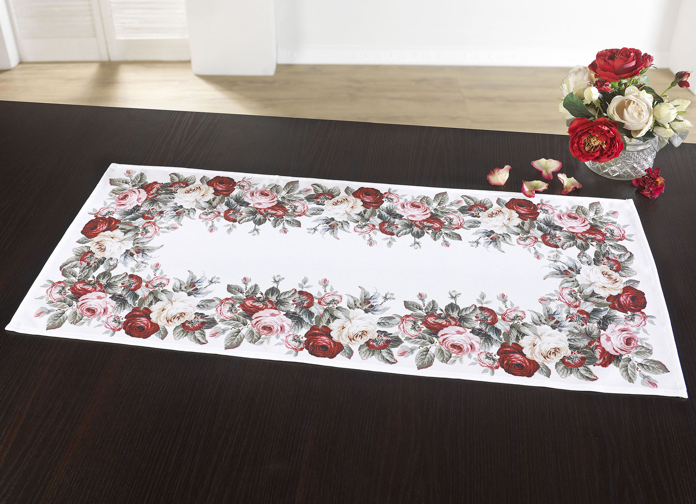 Aussdrucksstarke Tischdecke mit bezauberndem Rosen-Dessin