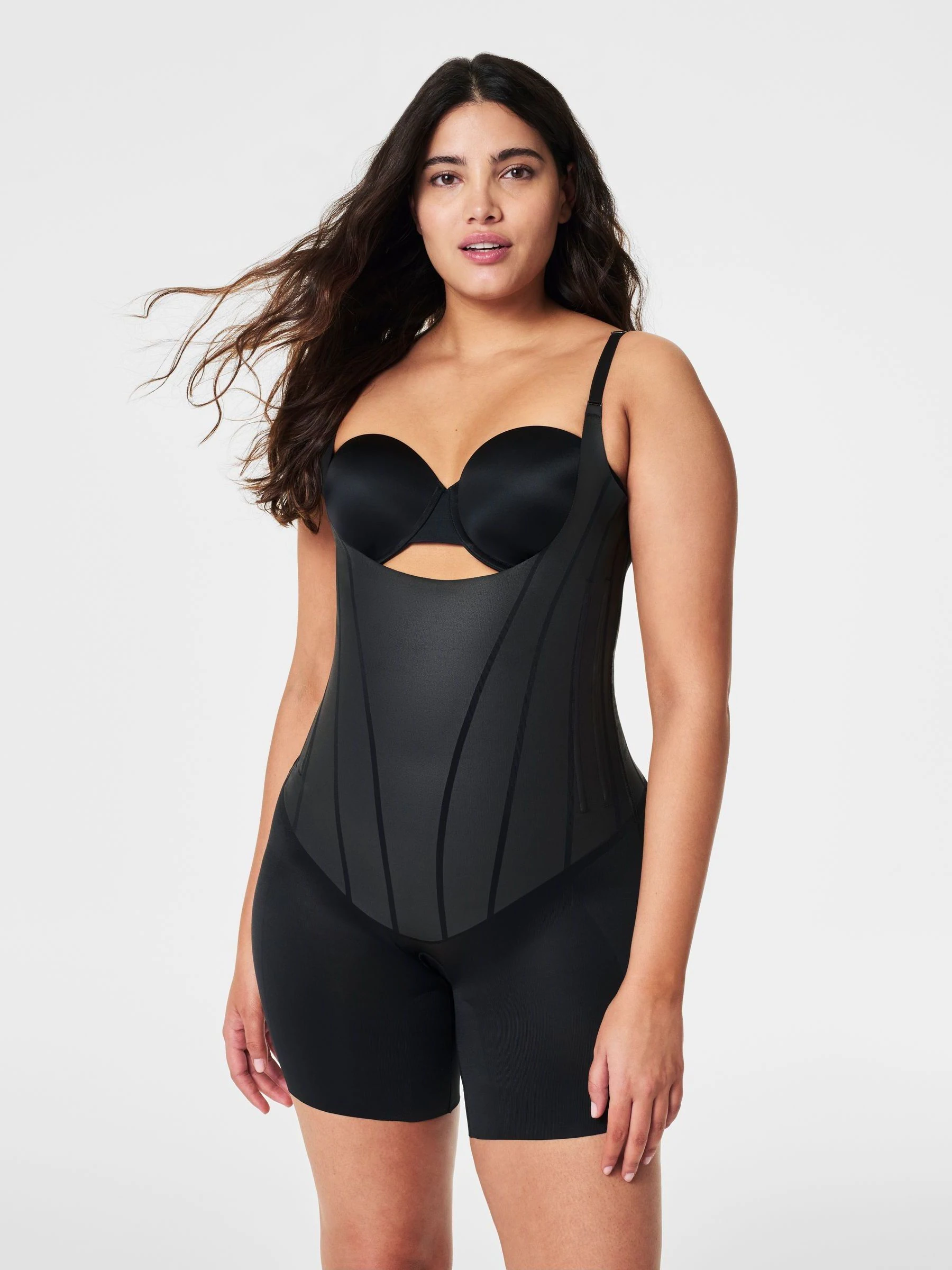 Zwart - SPANX SPANXsupersculpt™ TotalContour Open-Bust Mid-Thigh Bodysuit