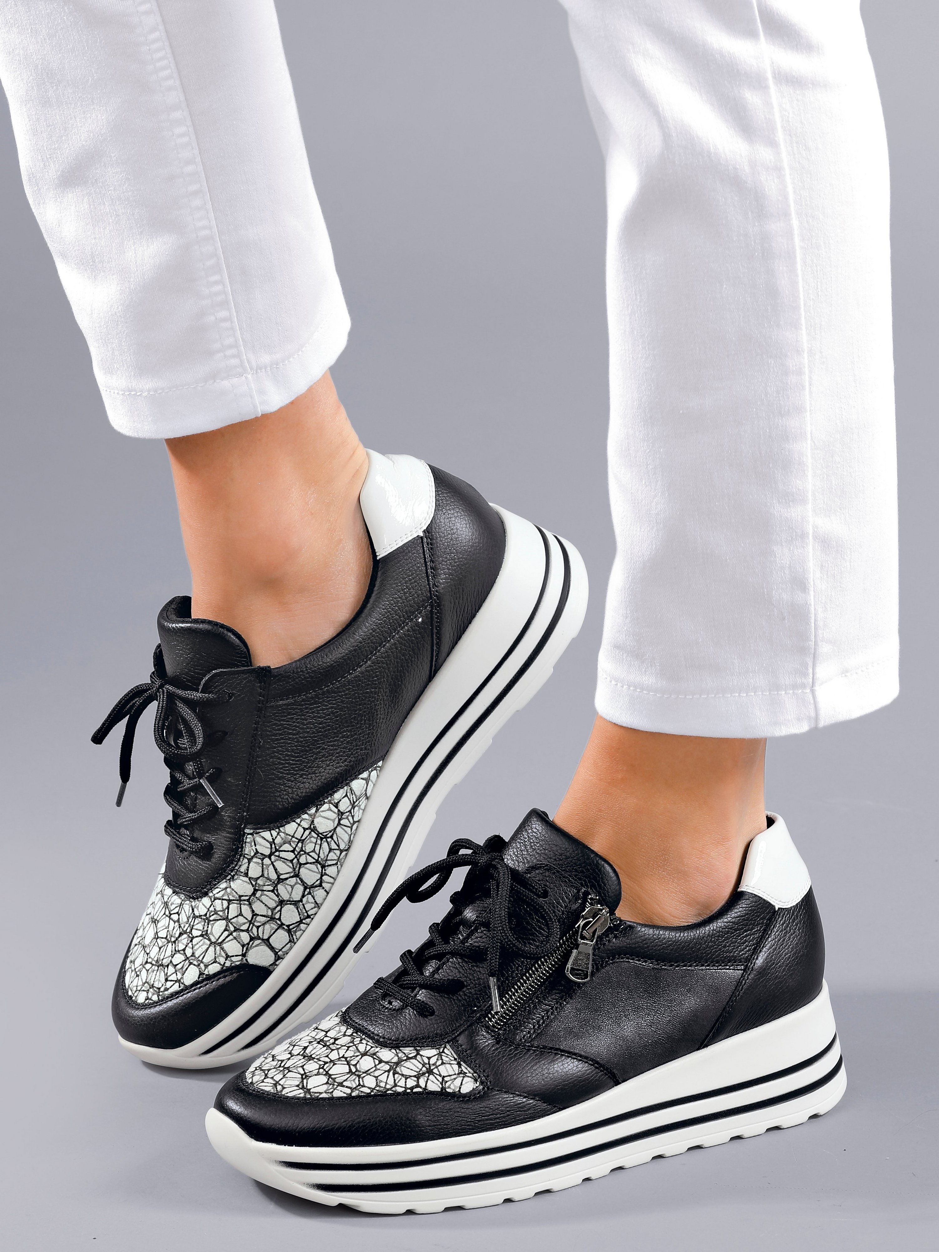 Sneaker
