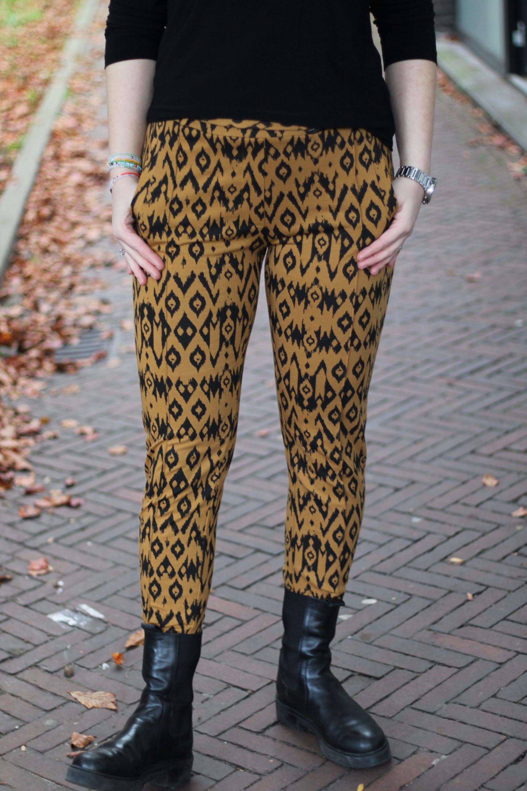 Zoso - Bianca Printed Sporty Trouser - Black/Bronze