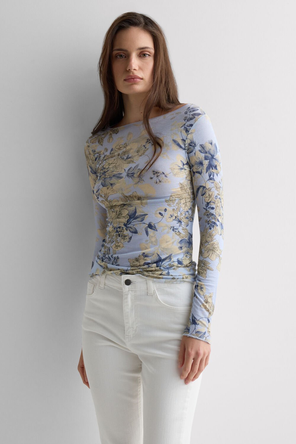 Blusa de manga comprida com estampa floral em modal ultraleve com cashmere.