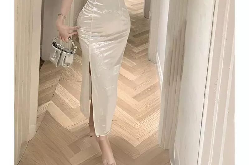 Aurora - Mouwloze Faux Pearl Chain Jacquard Midi Sheath Qipao
