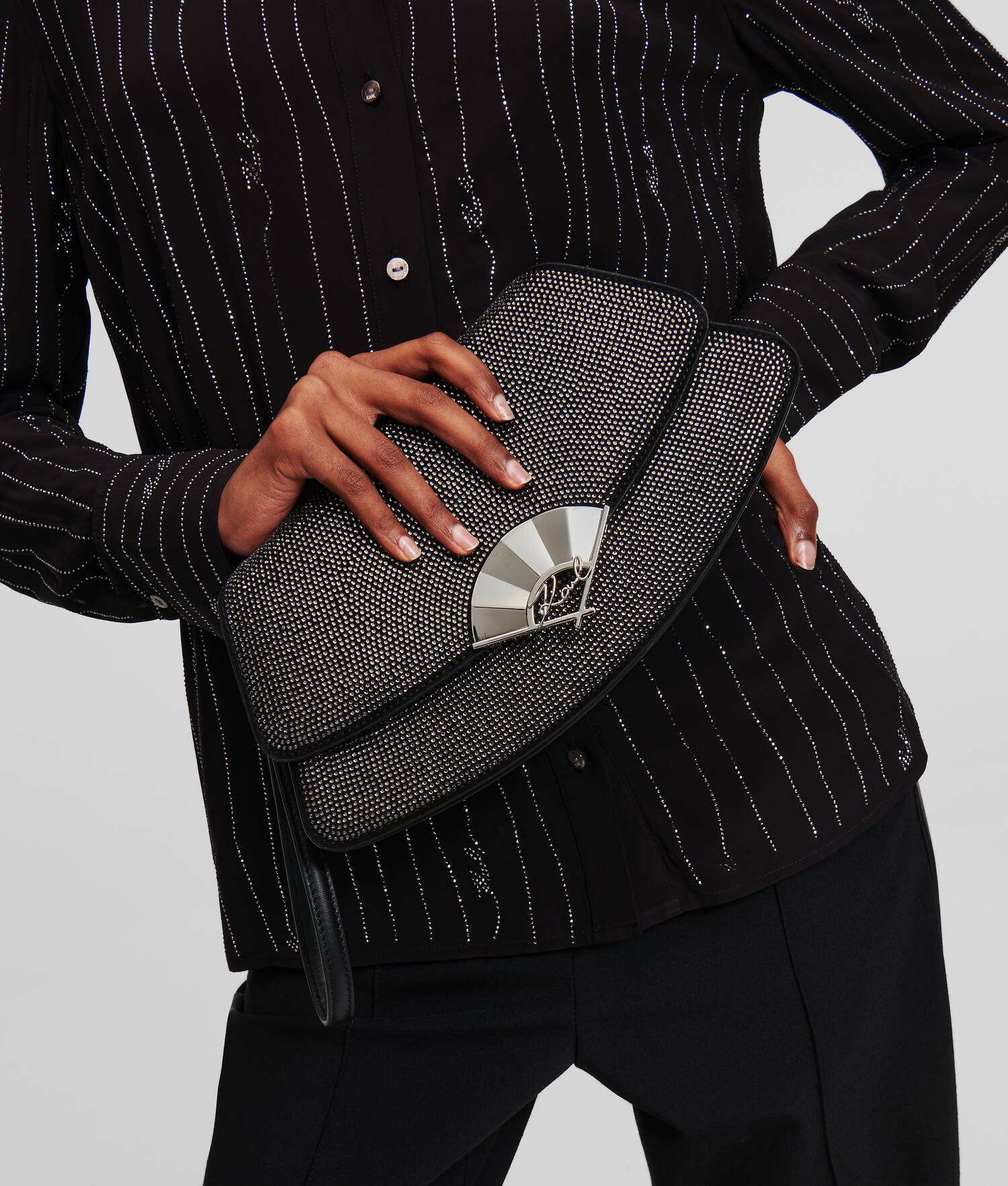 POCHETTE AVEC MOTIF ÉVENTAIL EN STRASS K/ARCHIVE