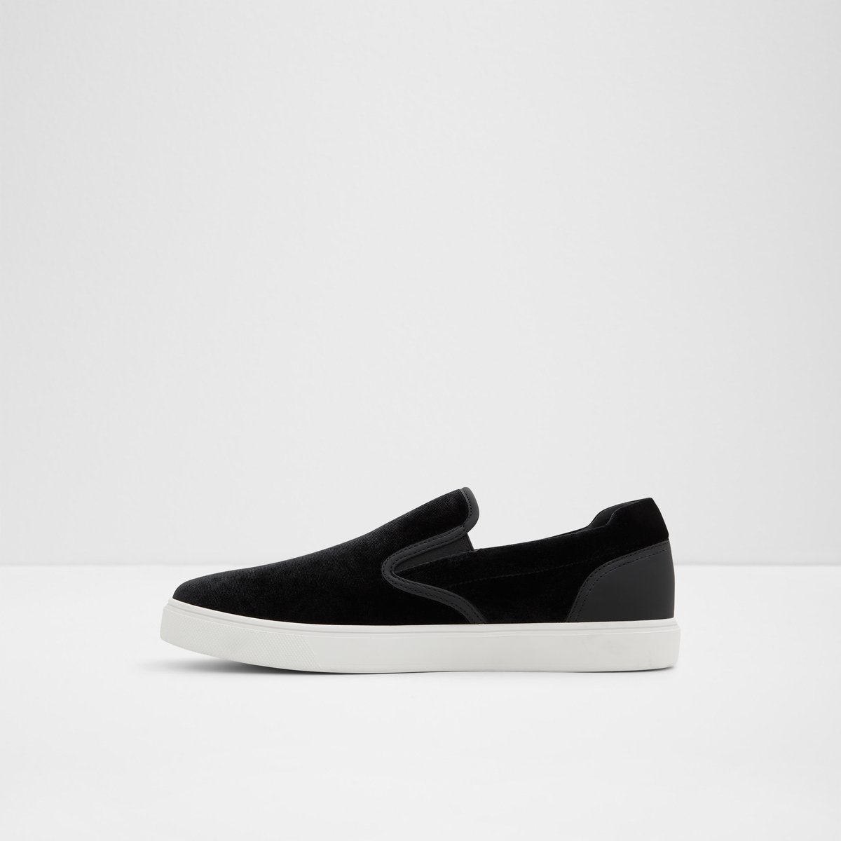 Proton Black Men Low top
