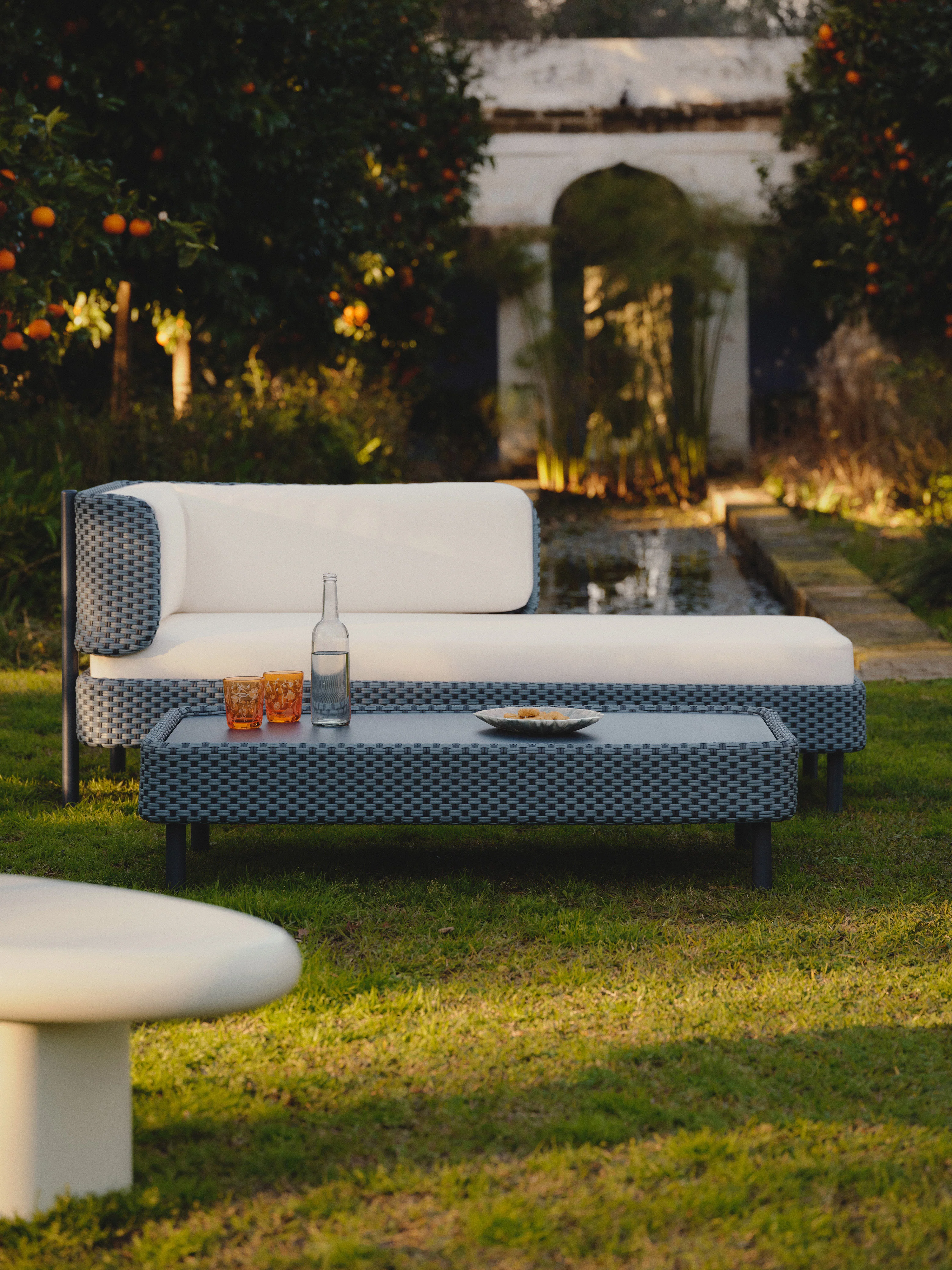 Tuintafel Hani met beschermhoes