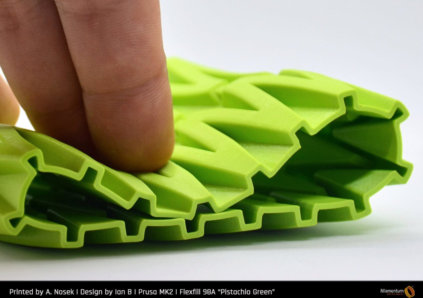 Fillamentum  Flexfill TPU 98A Pistachio Green, 2,85 mm (500 g)    Elastisches Filament mit Shore Härte 98A in Pistaziengrün