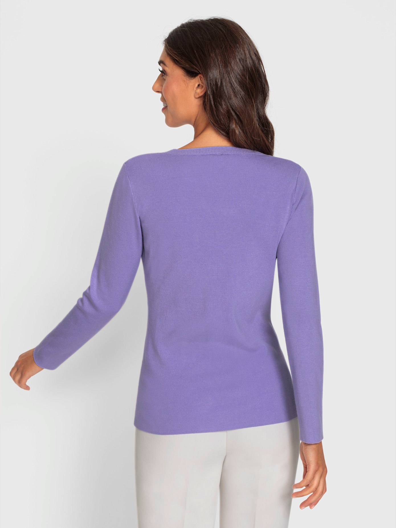 Pull superbe broderie florale