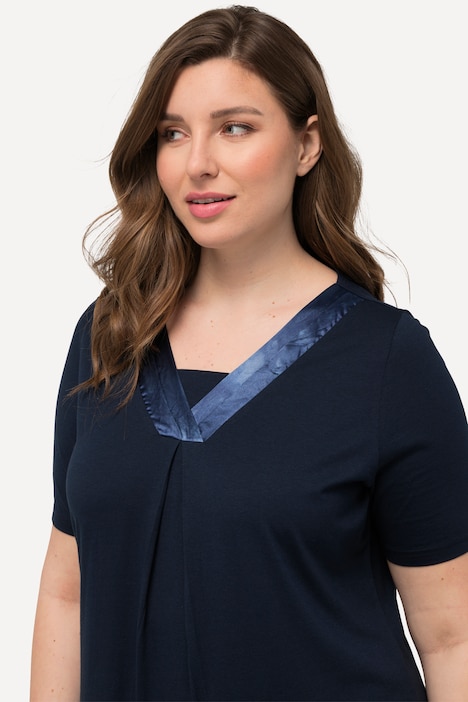 Pyjama, Satindetails, V-Ausschnitt, Halbarm