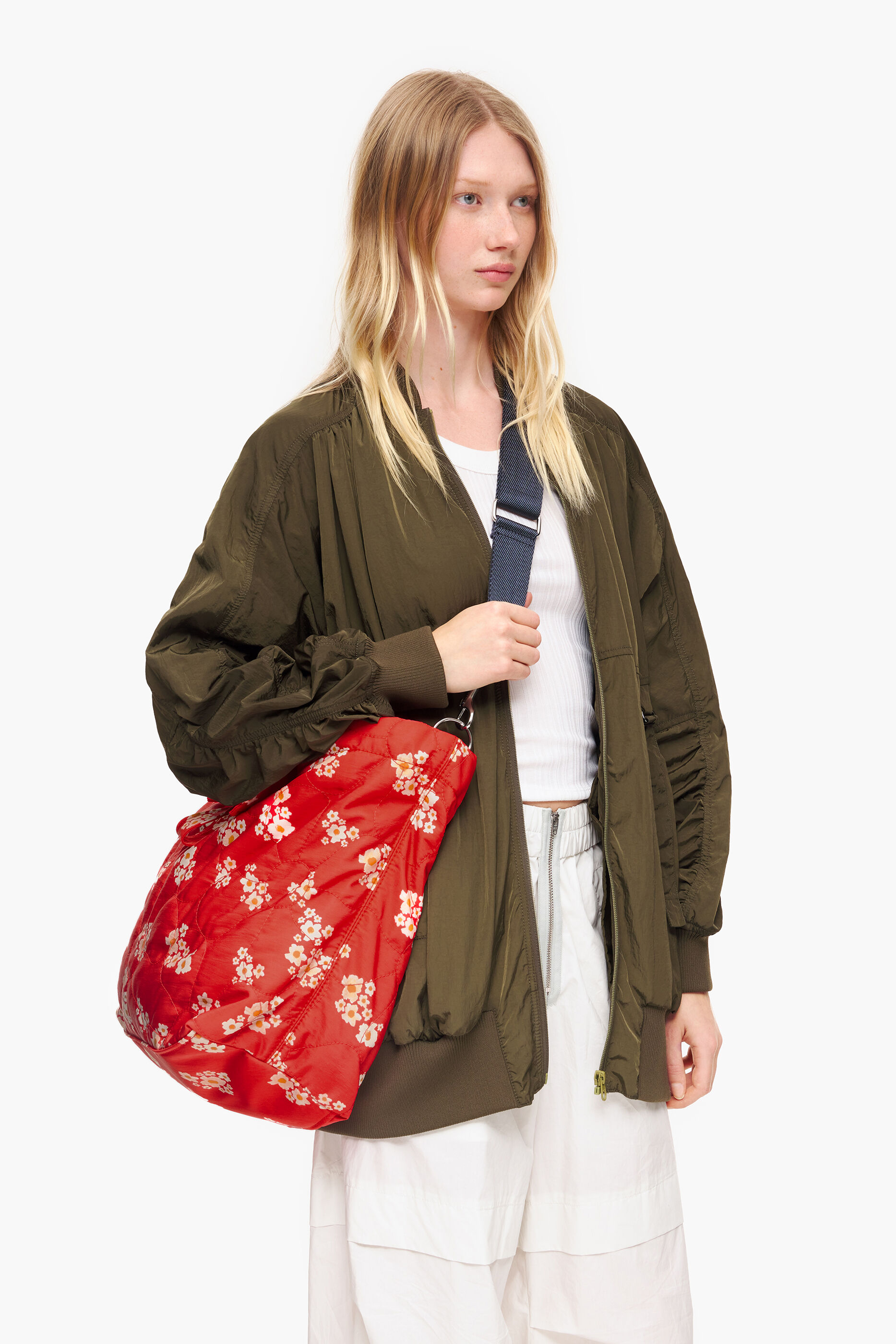 Sacola de compras tamanho XL em nylon acrílico com estampa de flores vermelhas