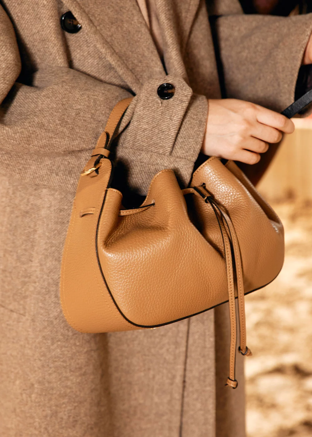 MINI SEAU LEONIE CAMEL