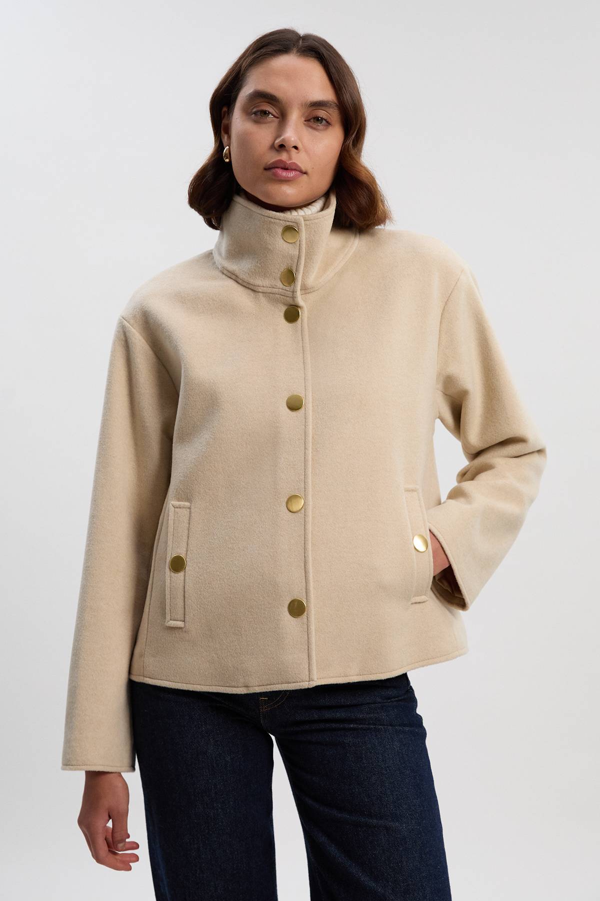 KarenMillen Manteau Court Ajusté en Laine Brossée à Col Cheminée