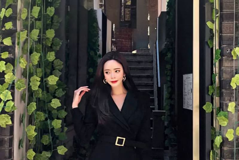 Aurora - Jumpsuit met lange mouwen, reverskraag en effen kleur
