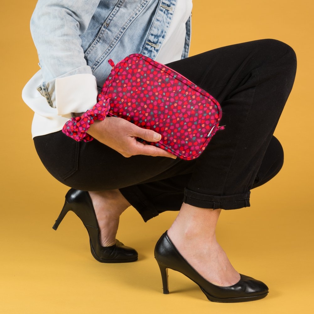 Pochette Banane Pompons Cerise