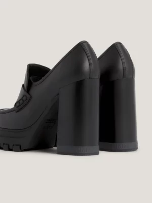 Mocassins de couro com salto bloco