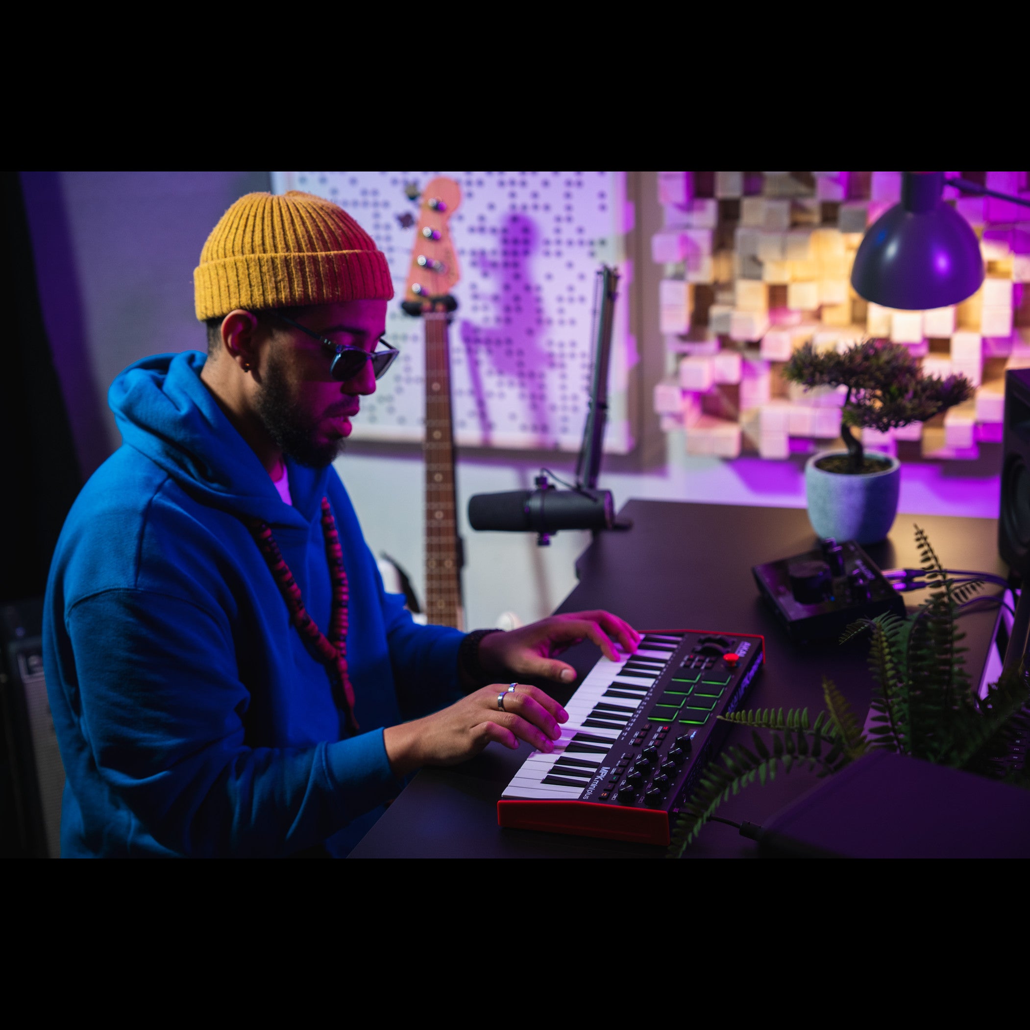 Akai Professional MPK Mini Plus USB/MIDI keyboard