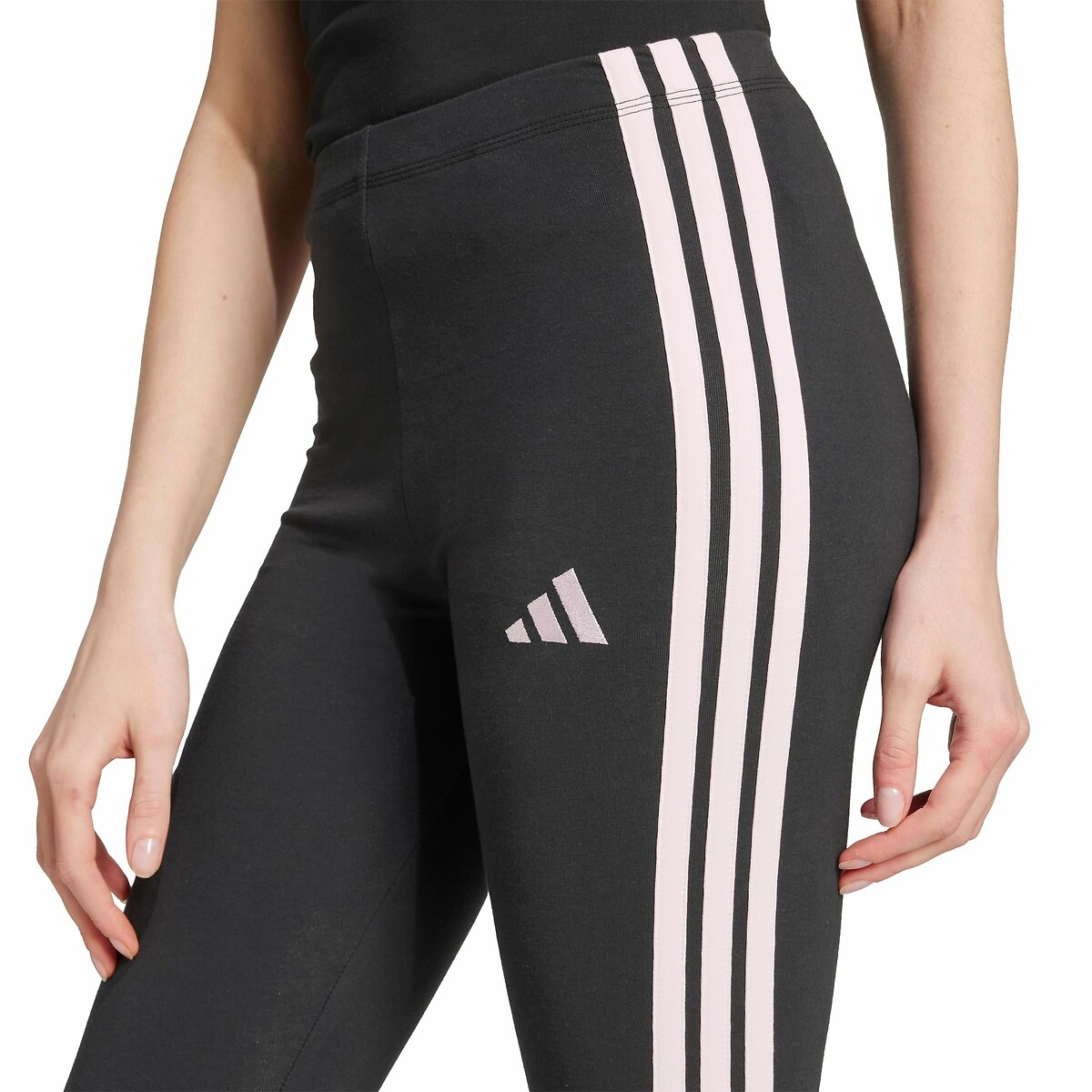 ADIDAS ROUPAS ESPORTIVAS<br>Leggings Essenciais com 3 Listras