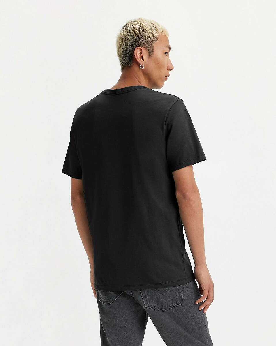 Camiseta LEVI'S com gola redonda e mangas curtas.