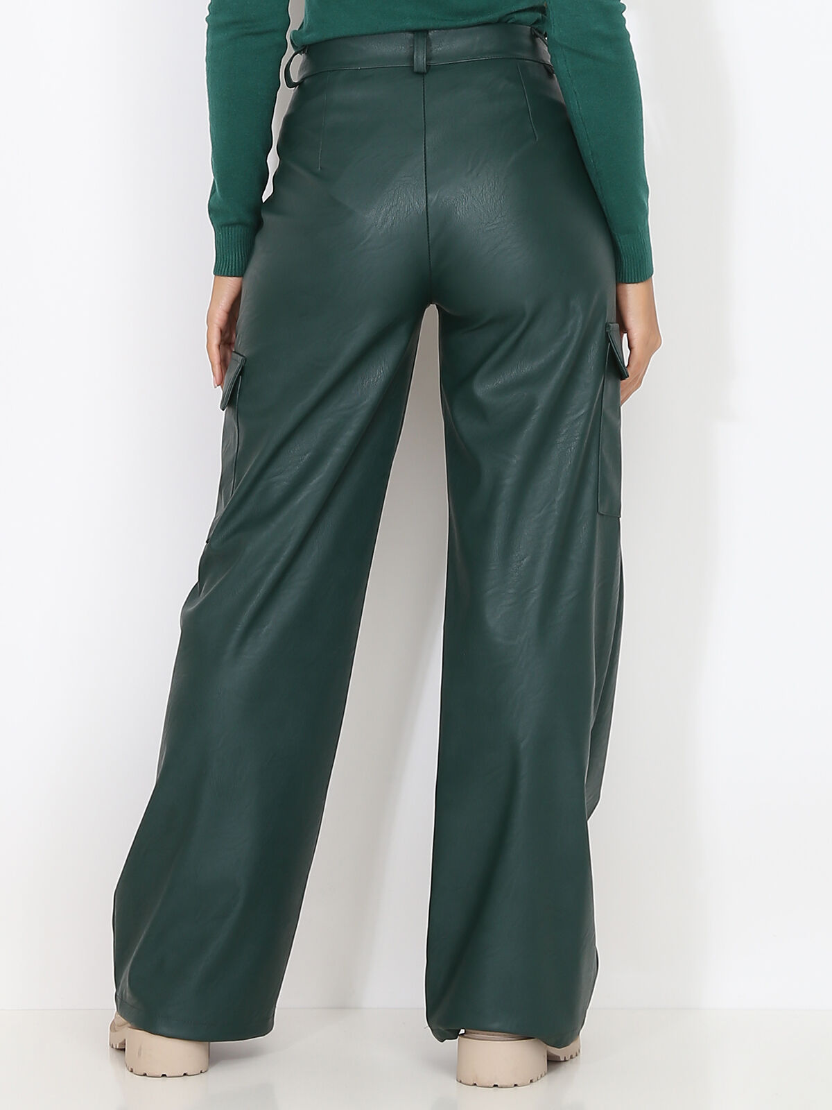 Pantalon cargo évasé en simili- Vert