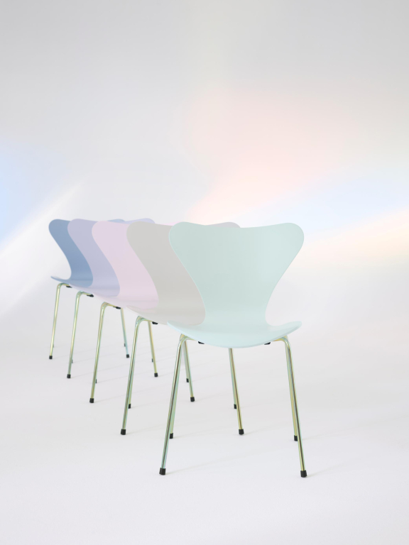 Fritz Hansen Series 7™ Rainbow onderstel, Violet