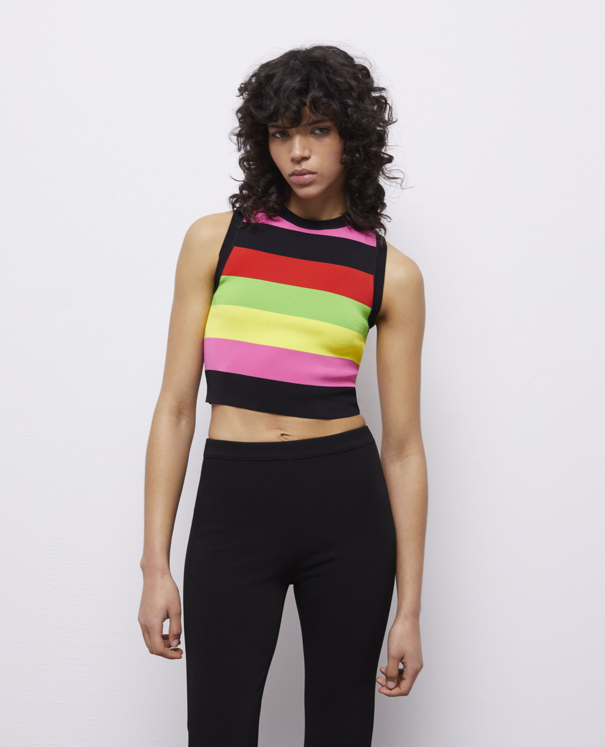 Pull court multicolore à rayures