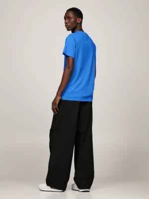 Camiseta Slim Fit com Logo Essencial