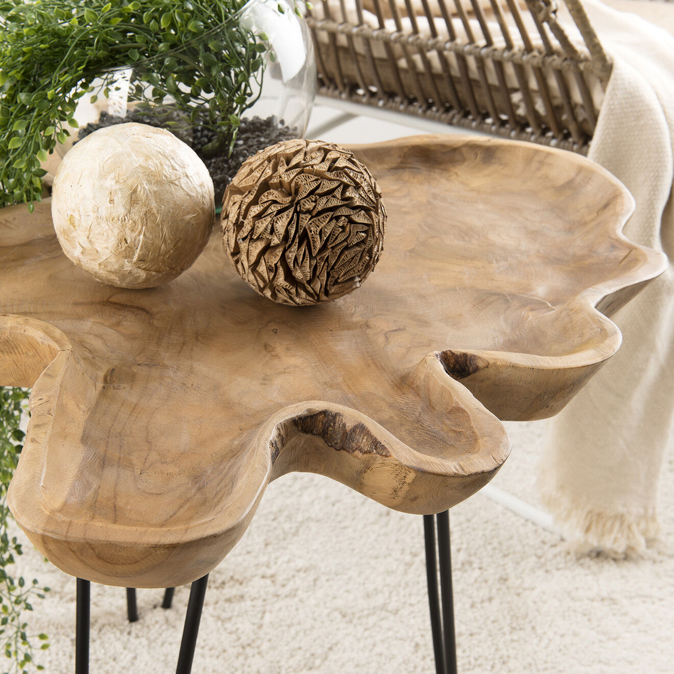 Macabane Table d'appoint Clara teck - 56x60x49 cm