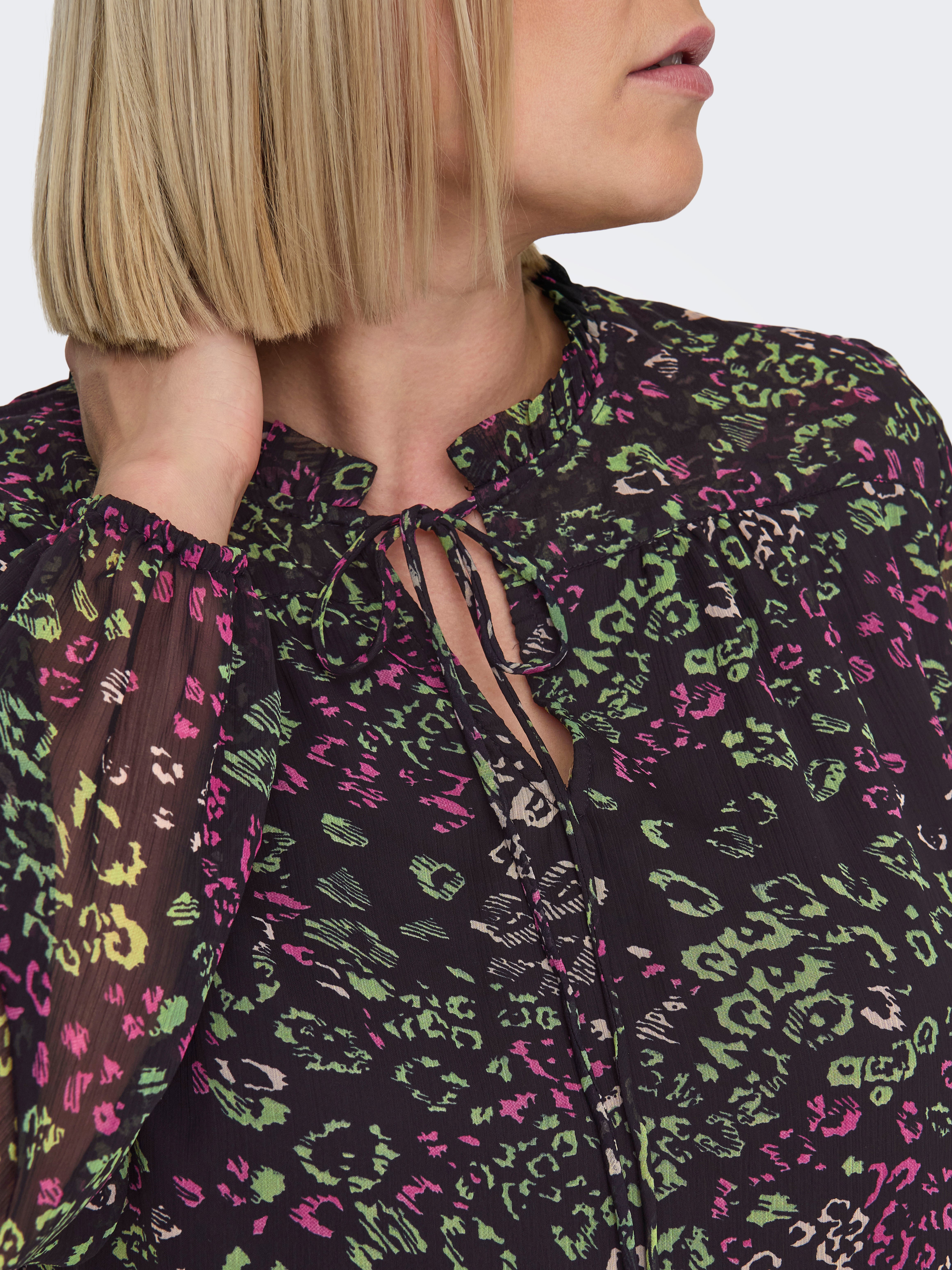 CARCERA Top Black