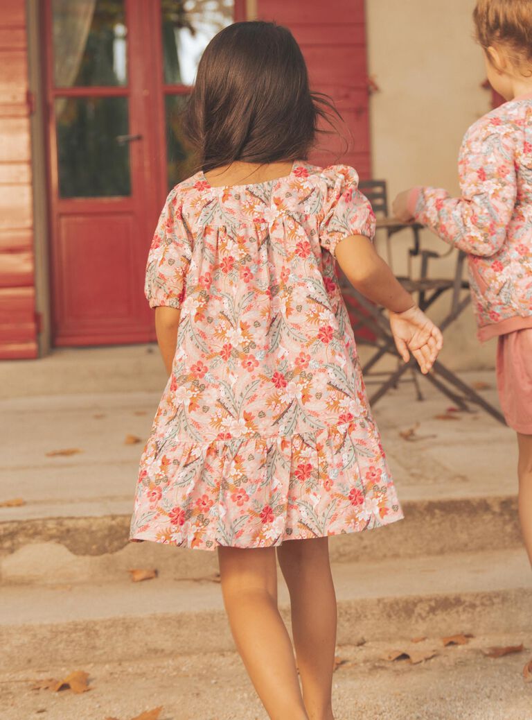 Robe rose à fleurs