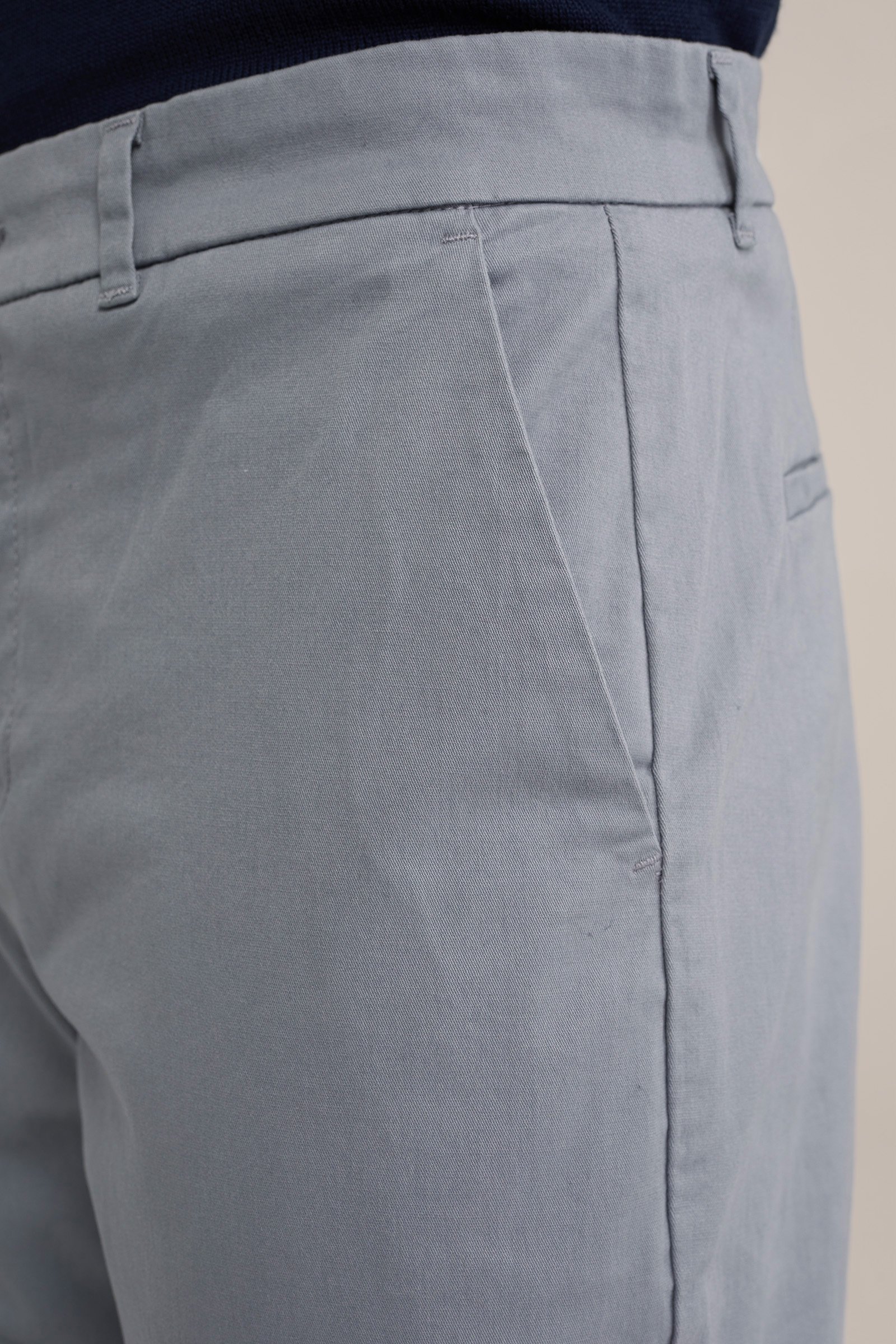 regular fit chino met stretch Fundamentals Grijsblauw