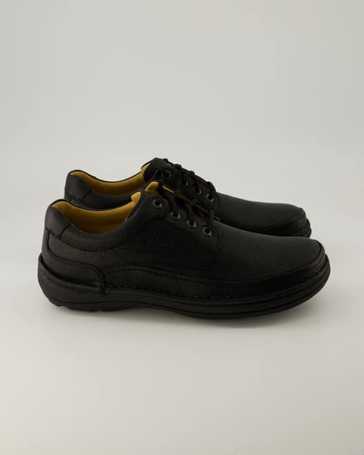 Clarks Nature Three Business Schuhe in Schwarz