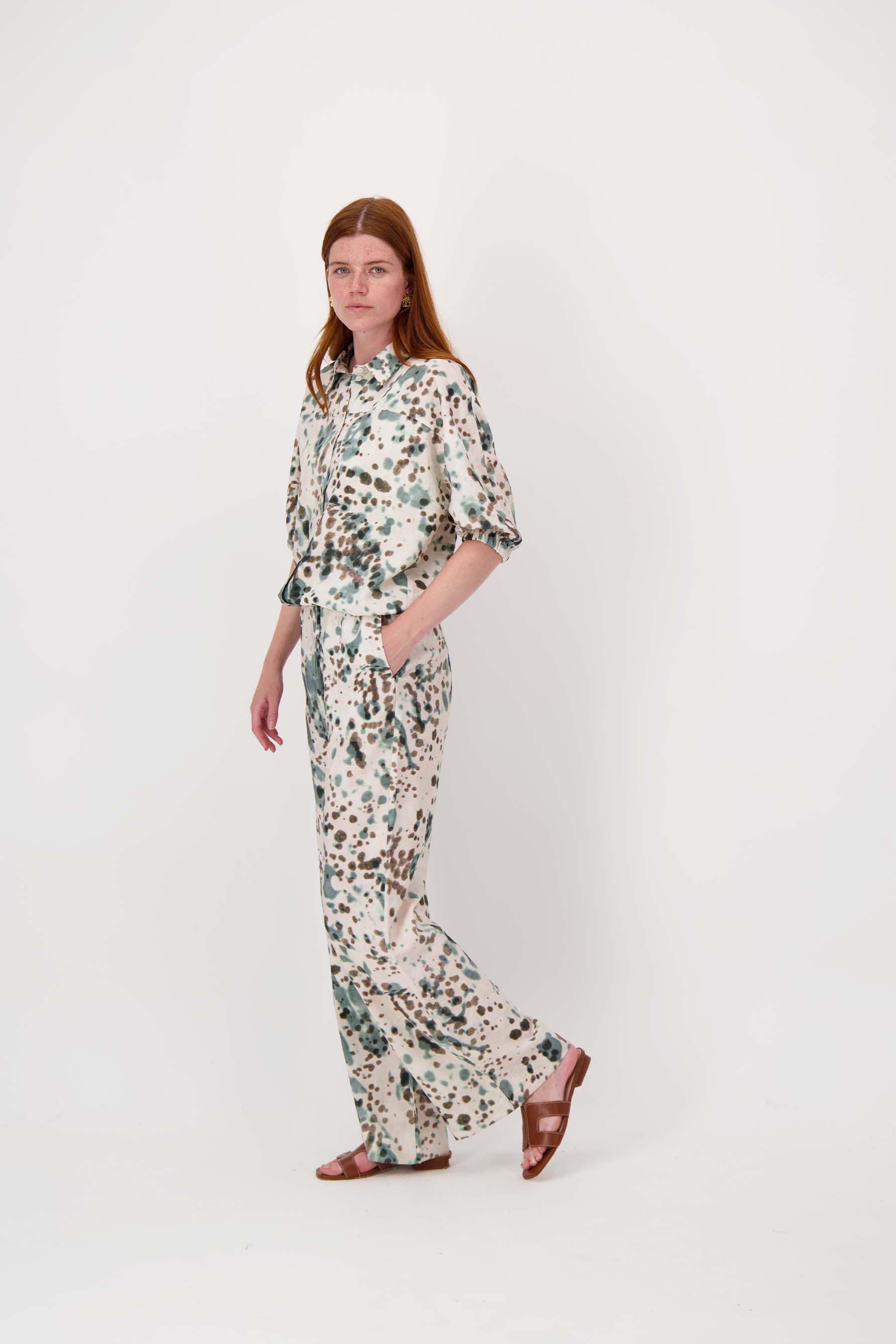 broek met vlekken print