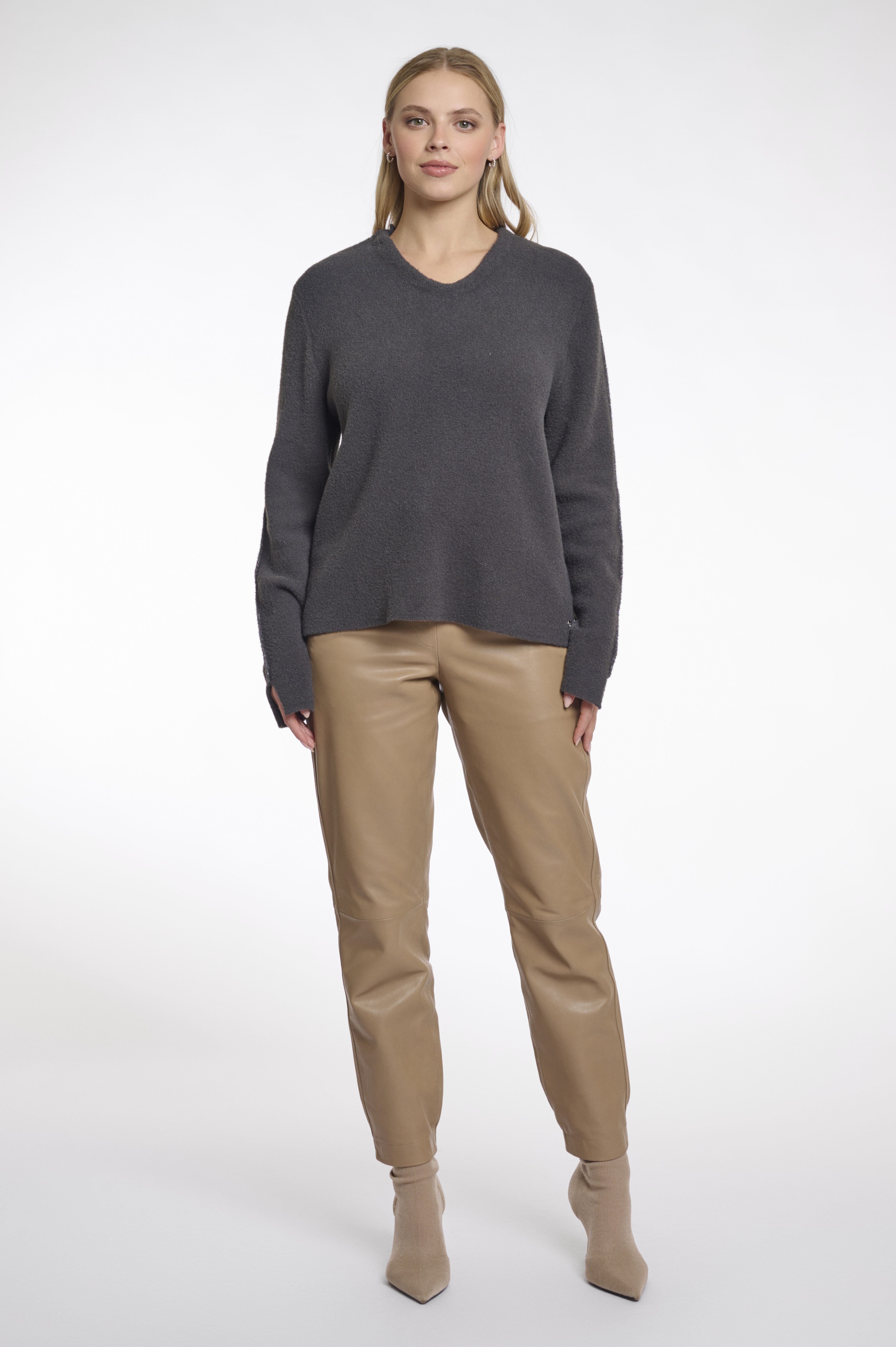 Rino & Pelle - Mijntje V-Neck Sweater - Deep Iron