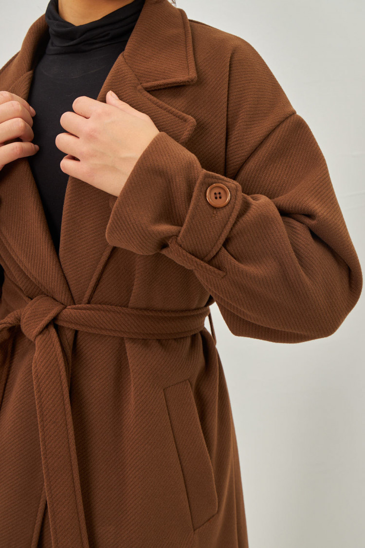 Manteau épais long côtelé style trench marron