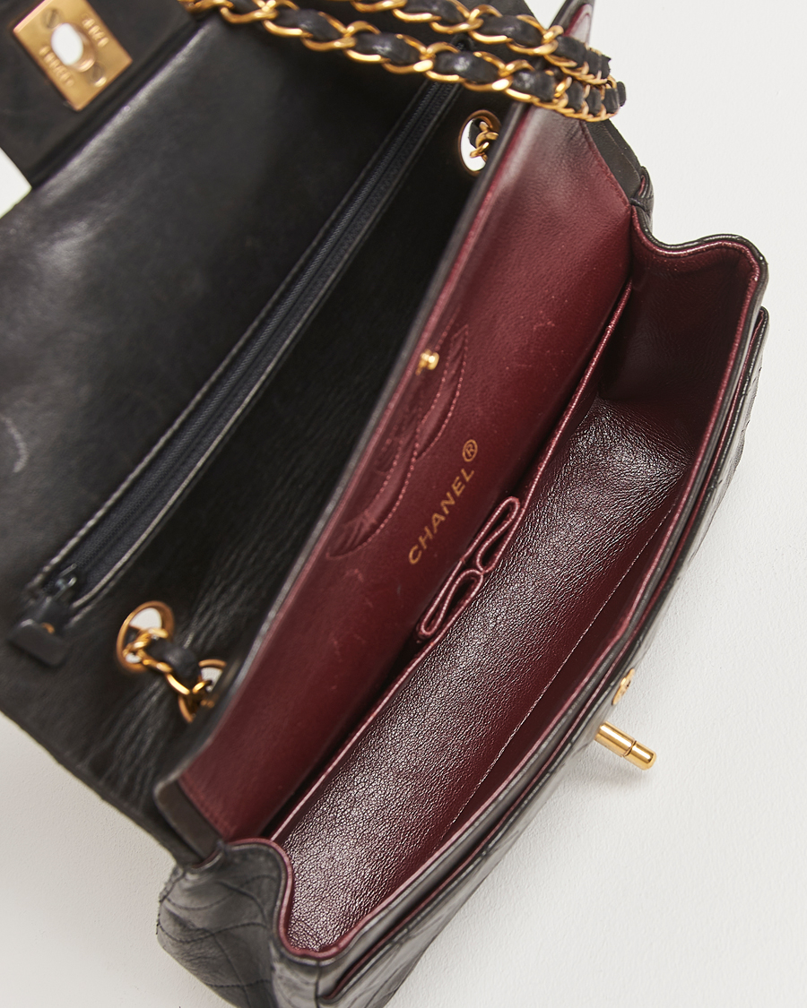 Chanel Pre-Owned Classic Double Flap Medium Lambskin Black