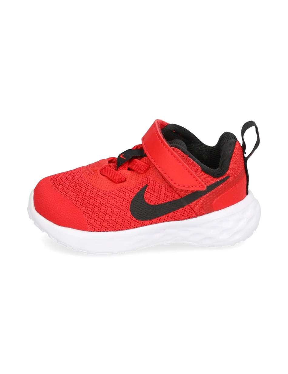 Nike Revolution 6