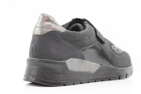 Stone Walk Sneaker