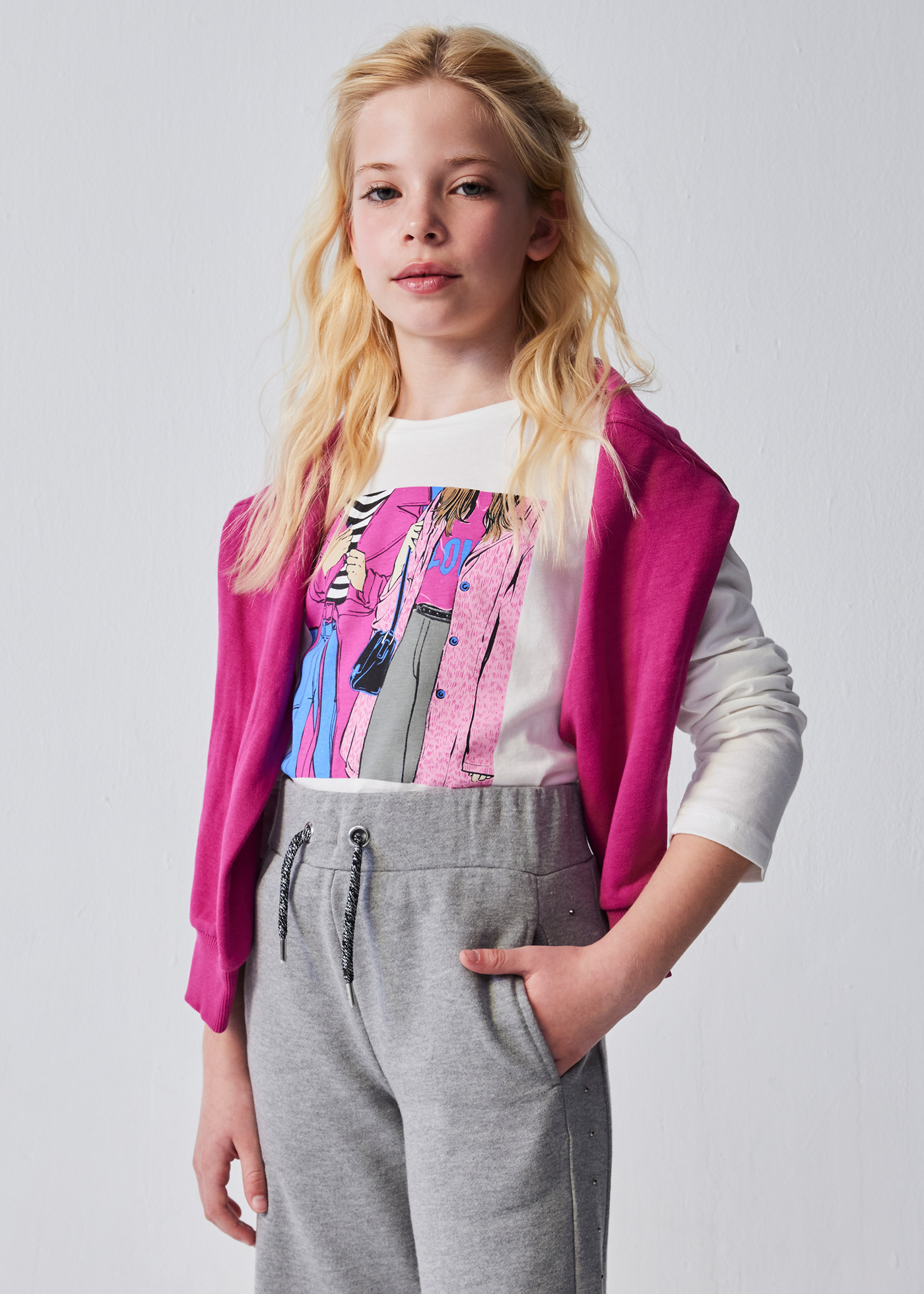 Calça esportiva feminina com tachas