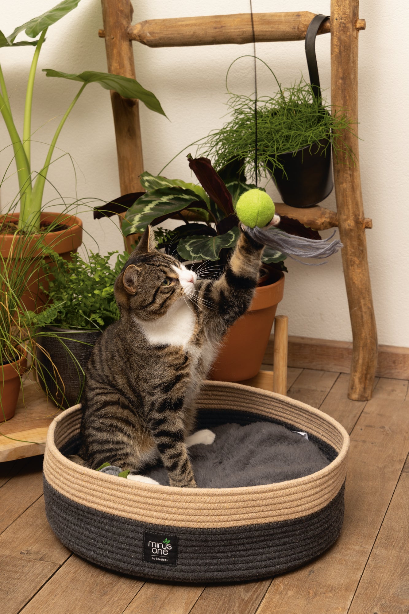 Beeztees kattenmand Minus One Xana grijs/bruin D 45 H 14 cm