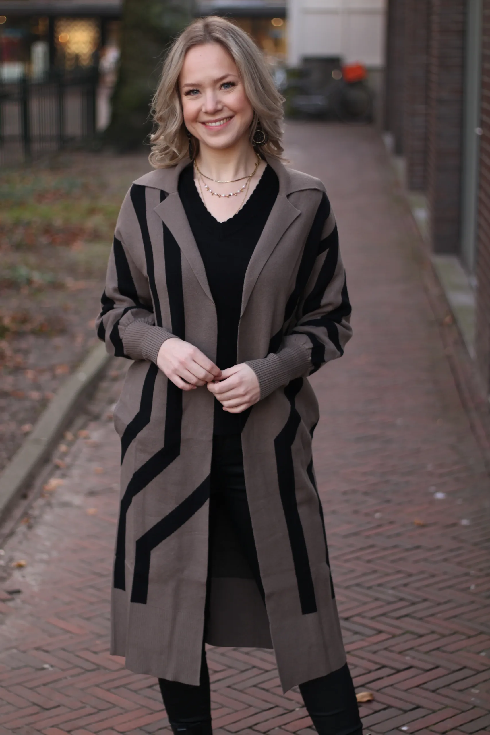 Culture - Annemarie Scallop Pullover - Black
