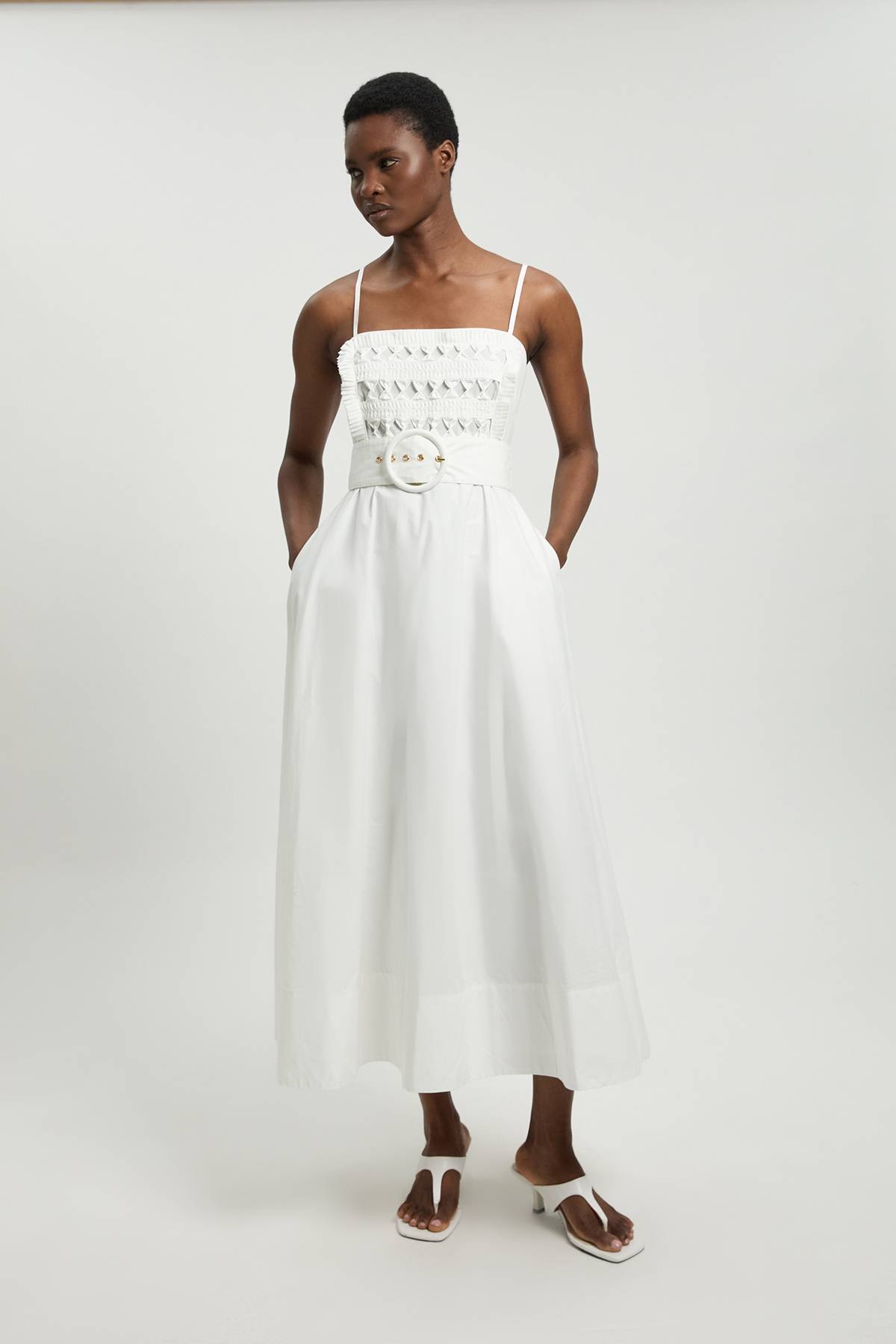 KarenMillen Robe Midi À Bretelles Avec Ceinture Et Détails Ajourés