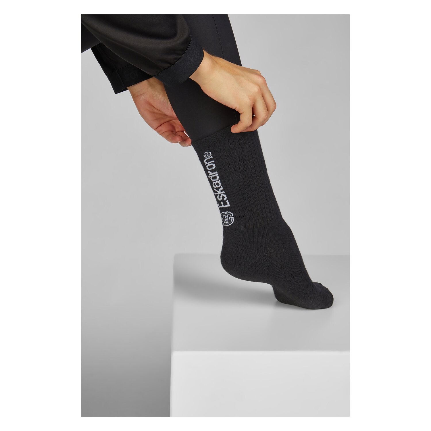 ESKADRON Dynamic Sporty Socks  - black