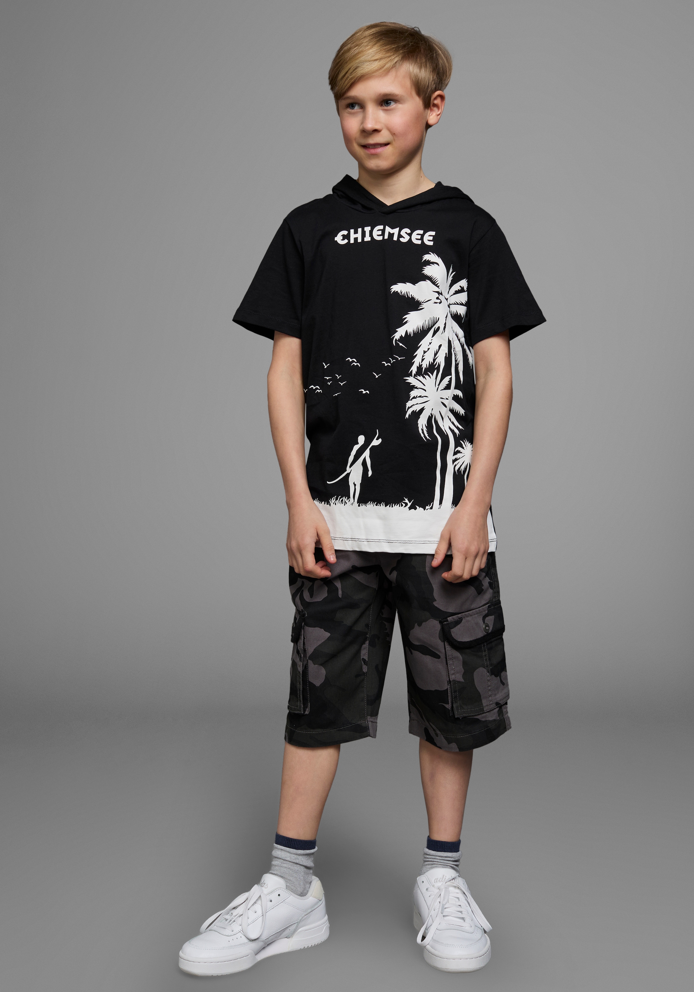Chiemsee T-Shirt »mit Palmendruck«, kurzärmelig,  bedruckt,  mit Kapuze,  aus Baumwolle,  aus Jersey-Stoff
