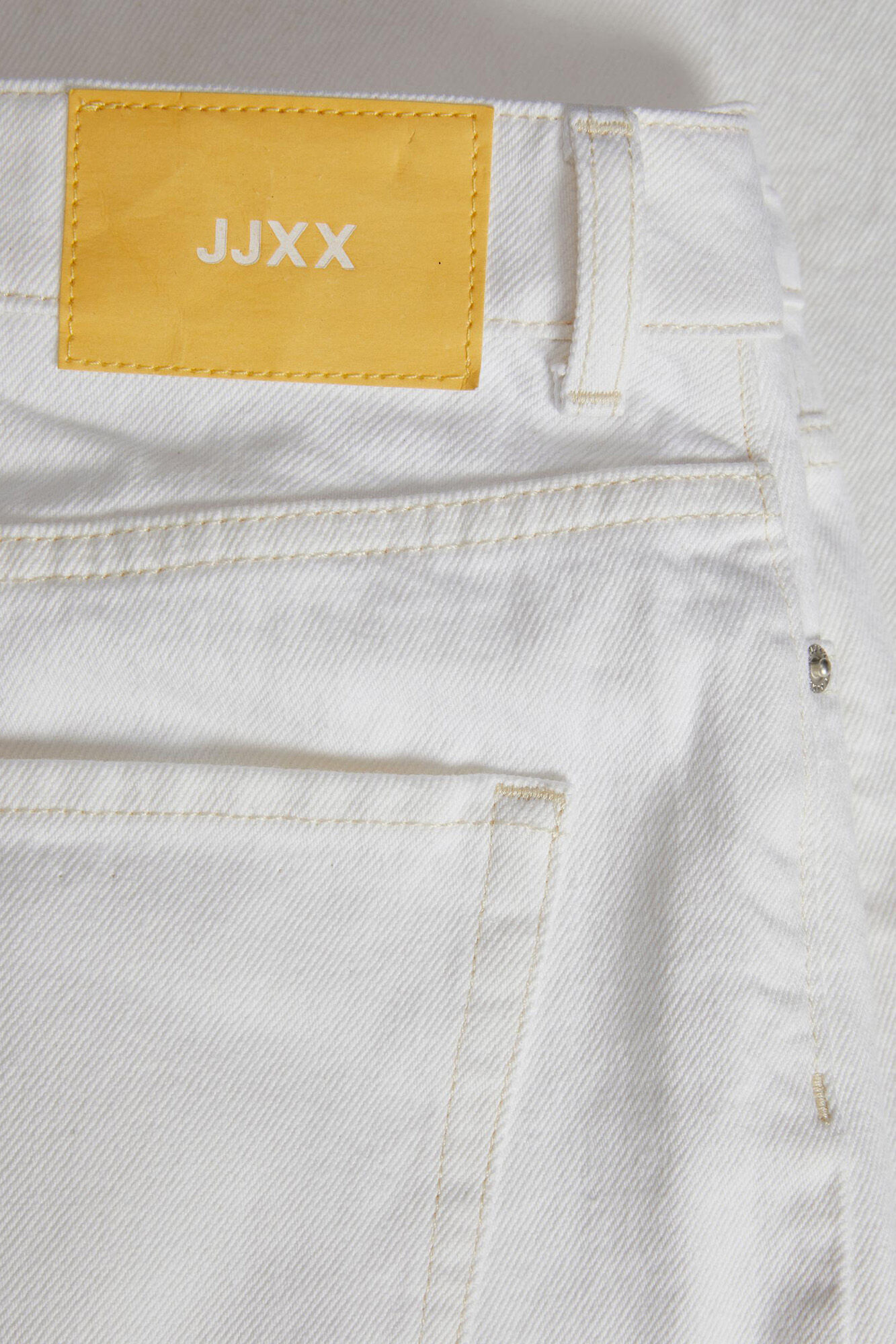 calça jeans branca de perna larga