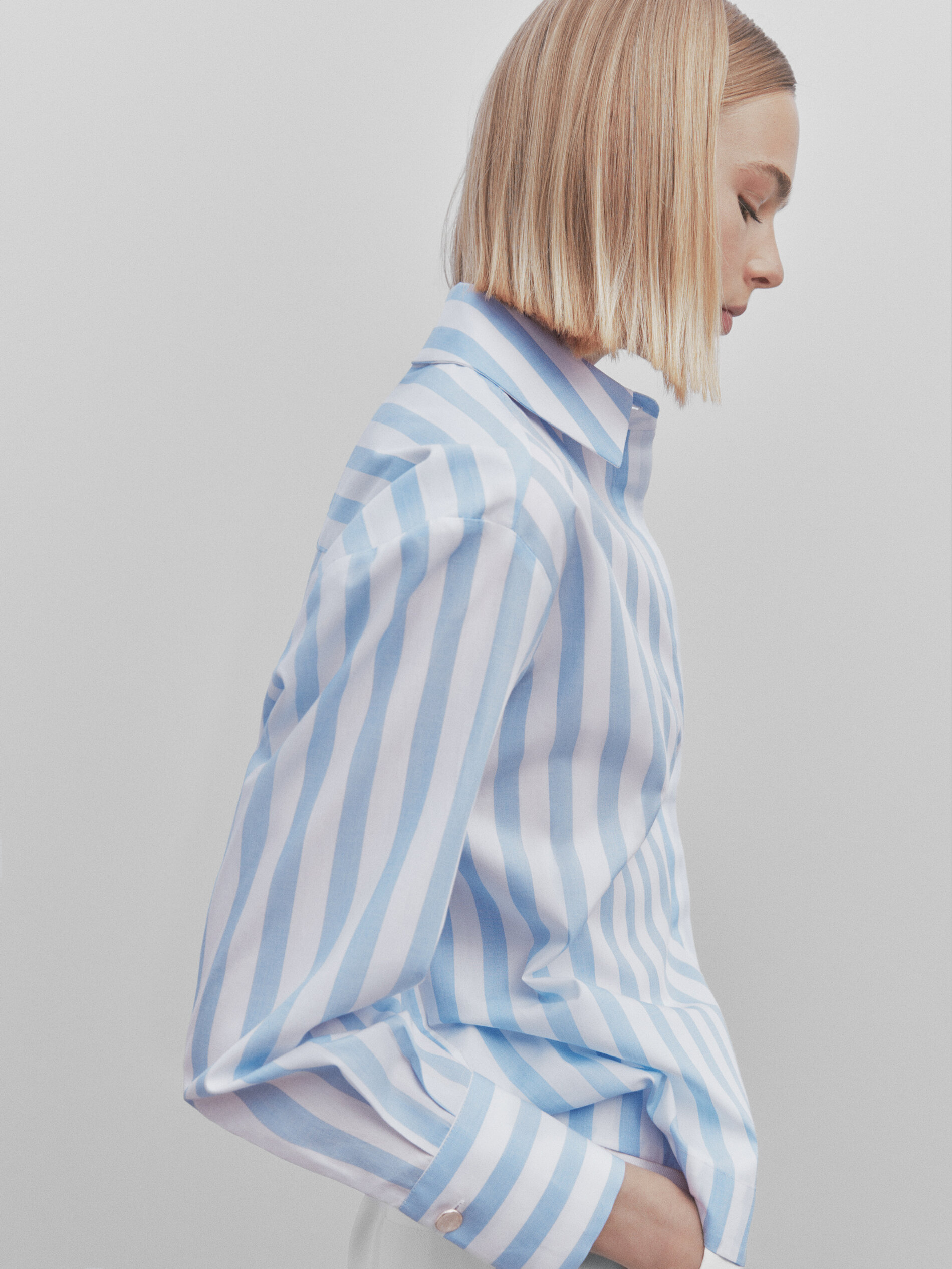Camisa listrada de popeline com bolso - Studio - Azul Claro