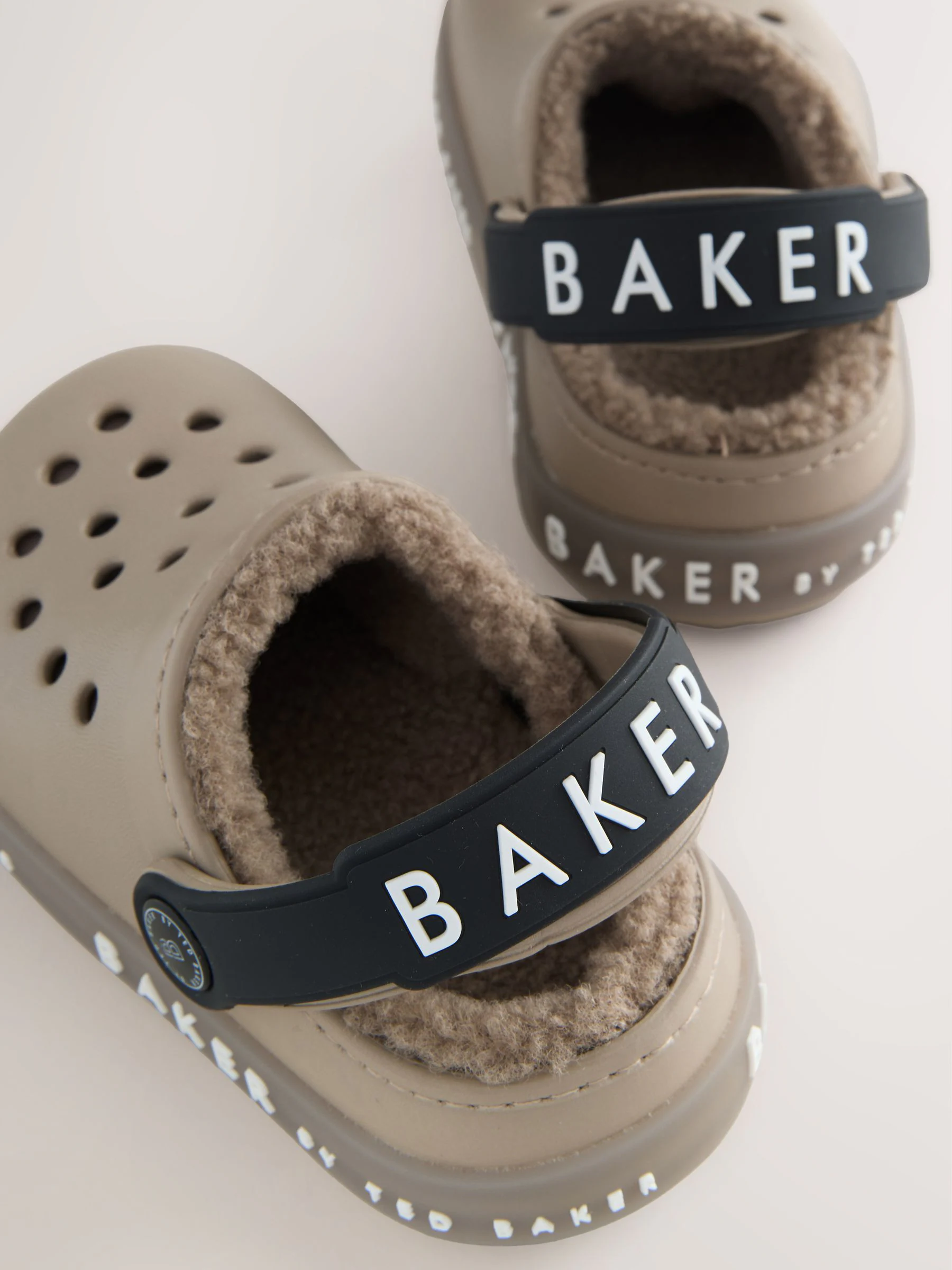 Pastelgeel - Baker by Ted Baker Borg Lined Clog Slippers