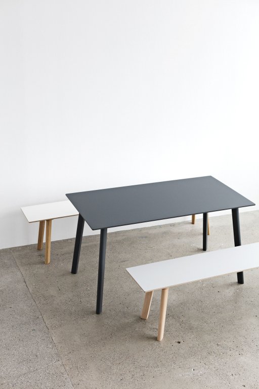 Hay CPH Deux 210 tafel 200x75 met wit beuken onderstel parelwit