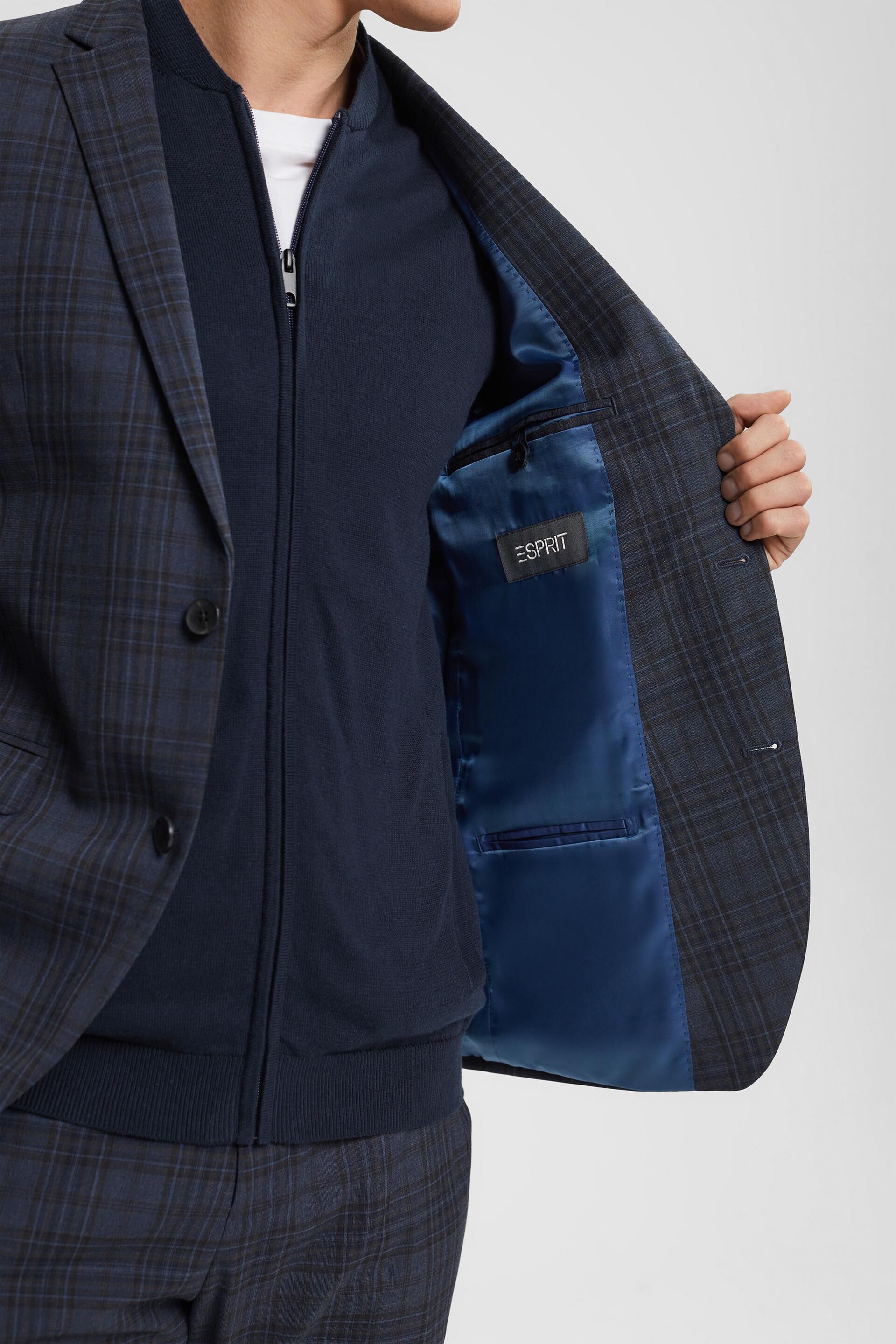 Tendance mix & match : blazer à boutonnage droit et motif carreaux