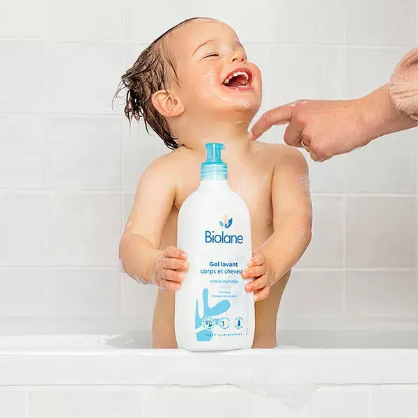 Biolane - Gel para Corpo e Cabelo - Pele Sensível - Cabelo Fino - Bebê - 750ml